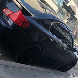 Meet your Posher, Henry